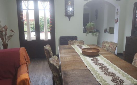 Casa en PH frente a Plaza Saraví – Centro