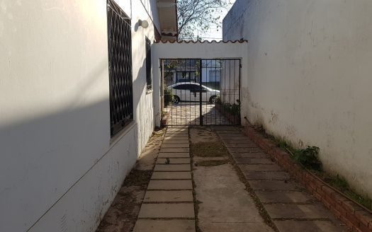 VENTA Chalet sobre Av. Cámpora – VIVIENDA O COMERCIO
