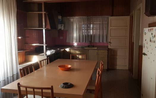 VENTA Chalet sobre Av. Cámpora – VIVIENDA O COMERCIO