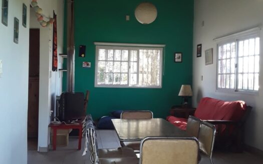 Casa lindera a campo con pileta – VILLA RUIZ