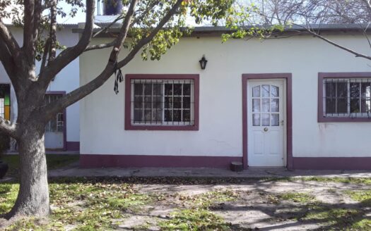 Casa lindera a campo con pileta – VILLA RUIZ