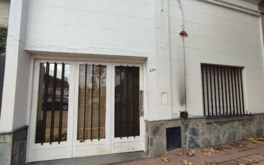 Casa céntrica en Rivadavia – COMERCIAL