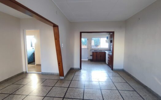 CASA CENTRO – 2 dormitorios – a reciclar
