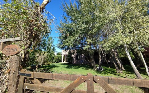 IMPECABLE VIVIENDA EN VILLA RUIZ – 968 m2