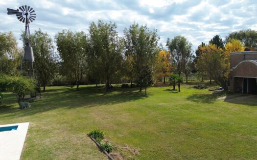 Impecable Chacra en barrio rural – PILETA