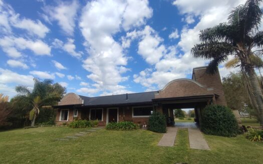Impecable Chacra en barrio rural – PILETA