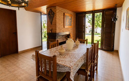 Casa de 4 dormitorios – Centro urbano