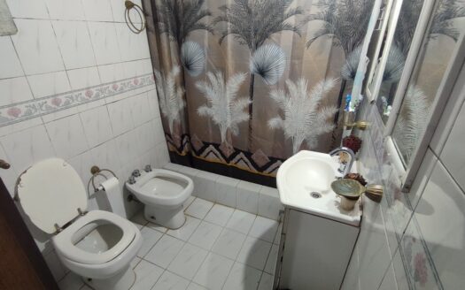 Casa a remodelar en AZCUENAGA – 476 m2