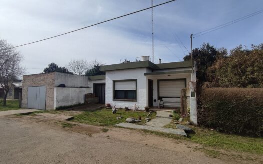 Casa a remodelar en AZCUENAGA – 476 m2